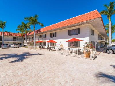 Hibiscus Suites Inn