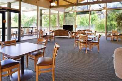 Riviera Oaks Resort & Racquet Club