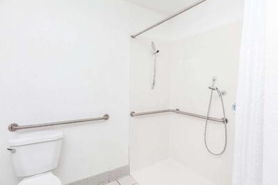 Days Inn & Suites by Wyndham Sunnyvale
