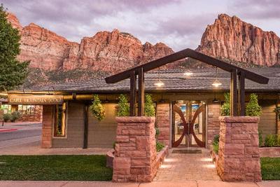 Cable Mountain Lodge