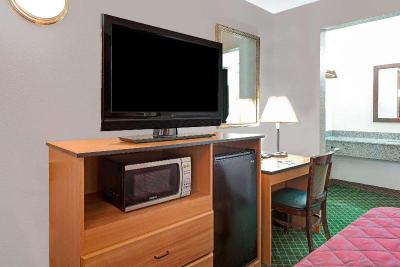 Travelodge by Wyndham Sacramento / Rancho Cordova