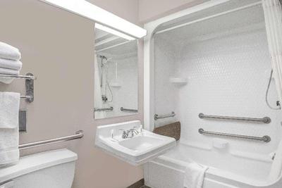 Baymont by Wyndham San Marcos