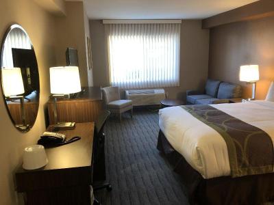 Super 8 By Wyndham Lynnwood