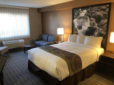 Super 8 By Wyndham Lynnwood