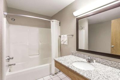 Super 8 by Wyndham Plymouth