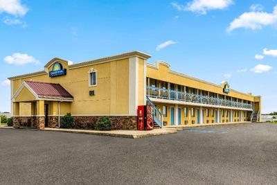 Days Inn by Wyndham Fort Wayne