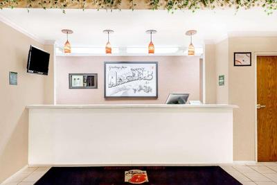 Super 8 by Wyndham Searcy AR