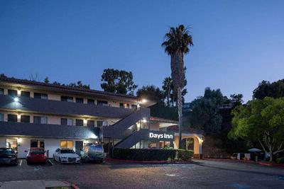 Days Inn by Wyndham Encinitas Moonlight Beach