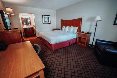 Lamplighter Inn and Suites North