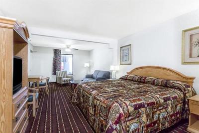 Brentwood Inn & Suites