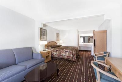 Brentwood Inn & Suites