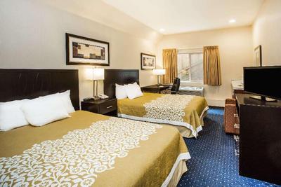 Days Inn by Wyndham Seattle Aurora
