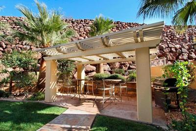Courtyard St. George