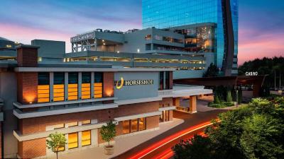 HoteLumière at the Arch - A Caesars Destination