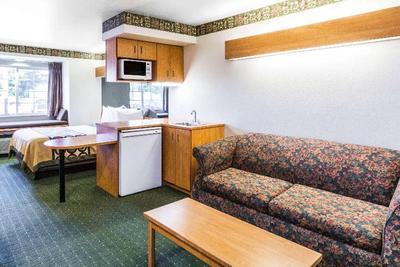 Super 8 by Wyndham Midvale/Midvalley/Salt Lake Cty