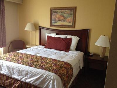 Lamplighter Inn & Suites - South