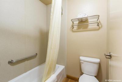 Econo Lodge Inn & Suites Escondido Downtown