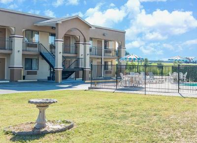 Days Inn by Wyndham San Marcos
