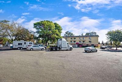 Days Inn by Wyndham Woodland