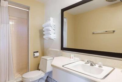 Super 8 by Wyndham Santa Barbara/Goleta
