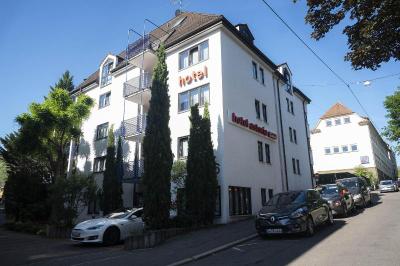 Astoria am Urachplatz