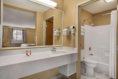Super 8 by Wyndham S Jordan/Sandy/Slc Area