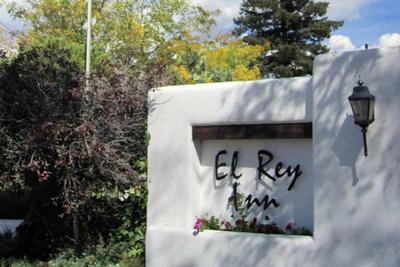El Rey Court