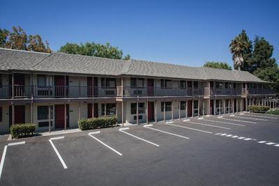 Alura Inn