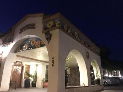 Chantico Inn & Suites