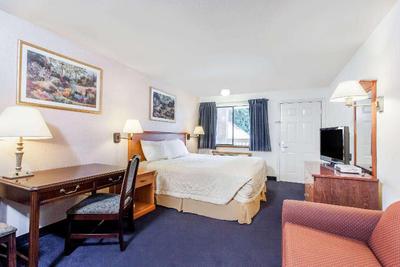 Econo Lodge Edmonds North Seattle