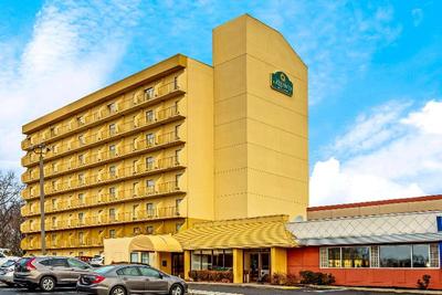 La Quinta Inn & Suites by Wyndham Stamford