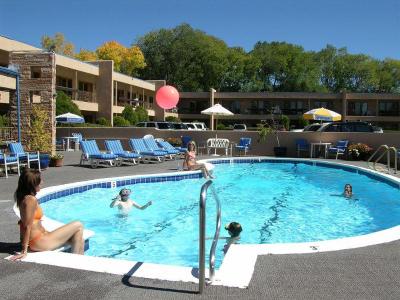 El Sendero Inn