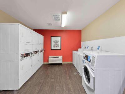 Extended Stay America Los Angeles - Valencia