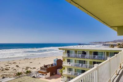Surfer Beach Hotel