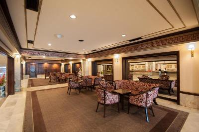Diamond Plaza