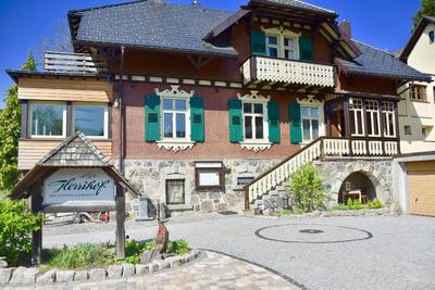 Herrihof Landhotel & Chalets