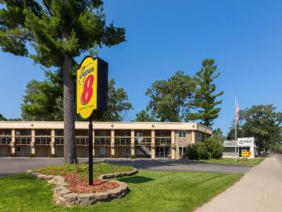 Super 8 by Wyndham Traverse City