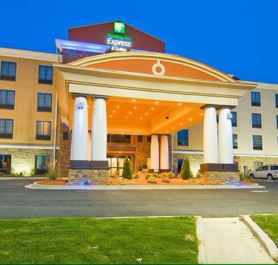 Holiday Inn Express Hotel & Suites Fulton