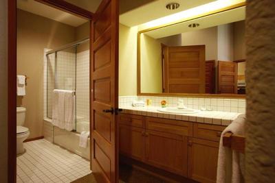 Squaw Valley Lodge