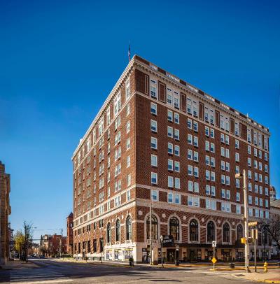 The Yorktowne Hotel, Tapestry Collection by Hilton