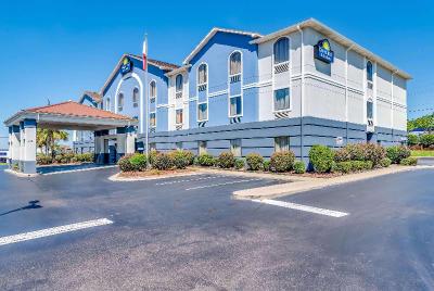 Days Inn & Suites by Wyndham Prattville-Montgomery