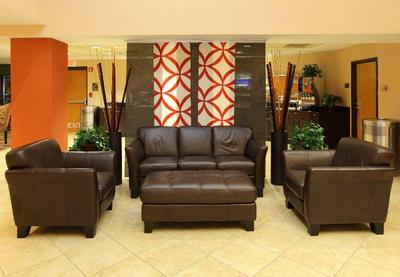 Holiday Inn Express & Suites Tyler South