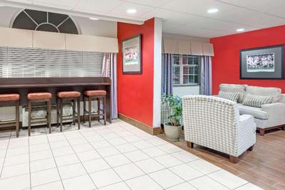 Microtel Inn & Suites By Wyndham Tuscaloosa Near