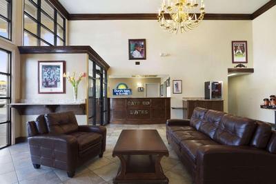 Days Inn and Suites by Wyndham Tuscaloosa