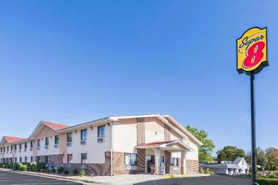 Super 8 by Wyndham Winchester VA