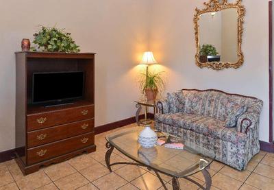 Econo Lodge Inn & Suites Warsaw NC