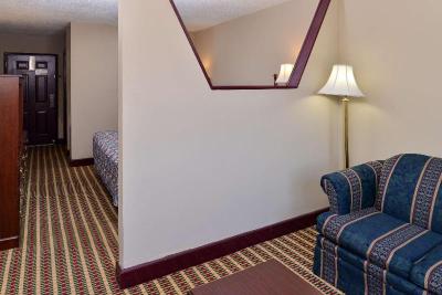 Econo Lodge Inn & Suites Warsaw NC