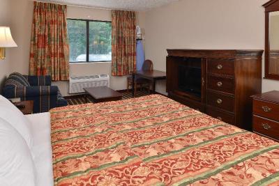 Econo Lodge Inn & Suites Warsaw NC