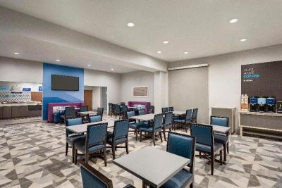Holiday Inn Dumfries - Quantico Center