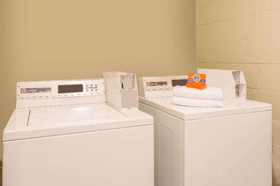 Travelodge by Wyndham Stes Virginia Beach Oceanfrt
